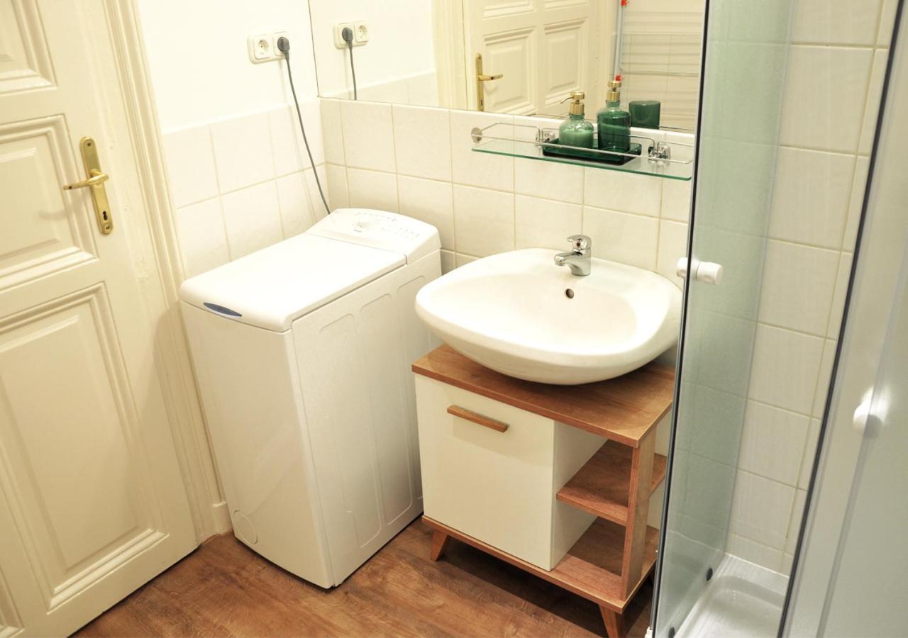Cozy Design Home - Near Keleti & Citypark Budapest Luaran gambar